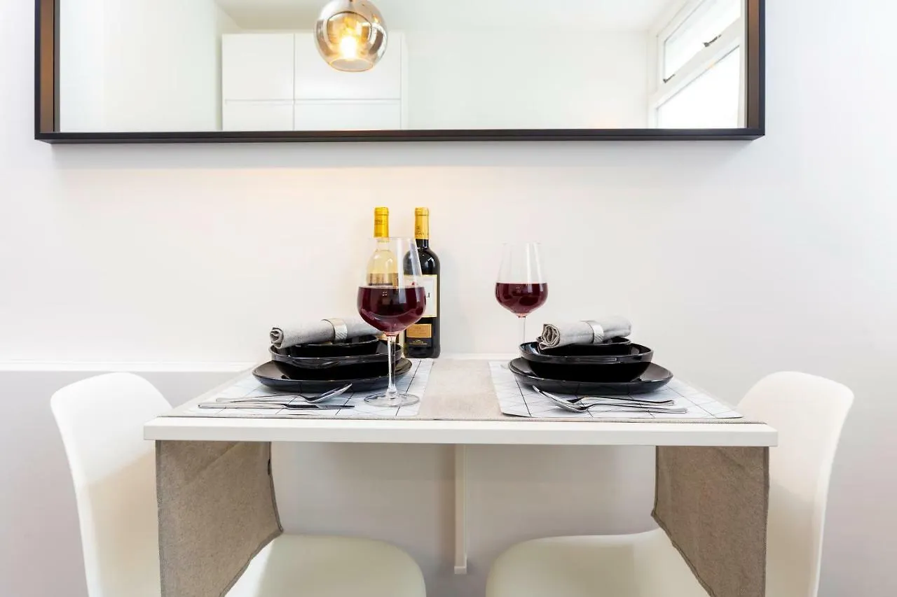 Wow, Premium Private Twin Apt Delft City Central Station Utopia Apartment 0*,  Netherlands